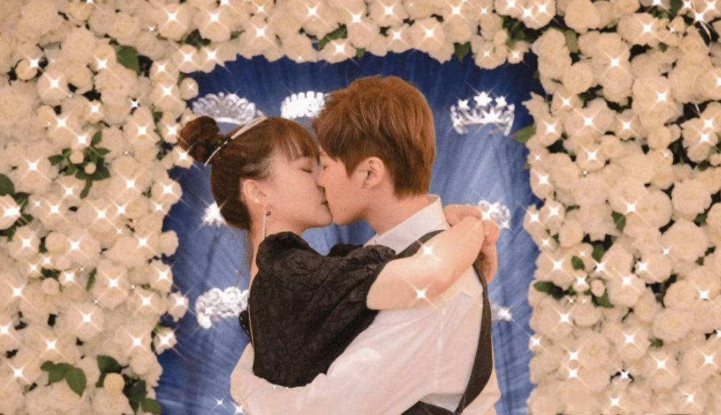 李亚鹏老婆2500元盘子做腊八粥,女儿长相引热议